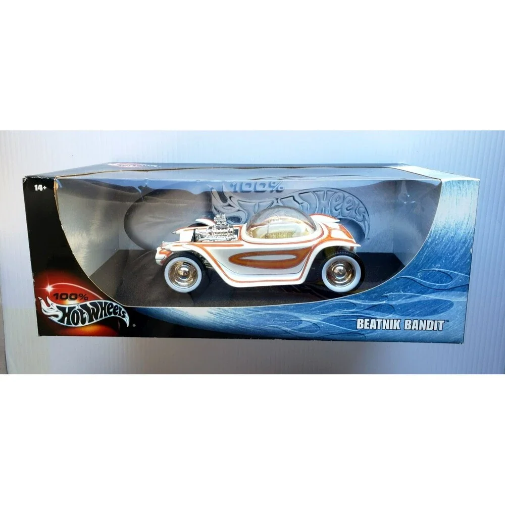 Vintage 2002 Hot Wheels 100% BEATNIK BANDIT White 1/18 WHITE LINE REAL RIDERS!